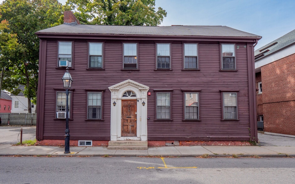 69 & 87 Spring St, Newport, RI portfolio of 2 properties for sale on LoopNet.ca - Building Photo - Image 2 of 59