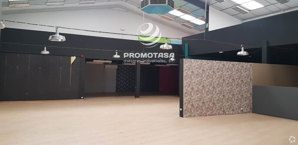 Industriel dans Arganda del Rey, Madrid à vendre - Photo du bâtiment - Image 2 de 4