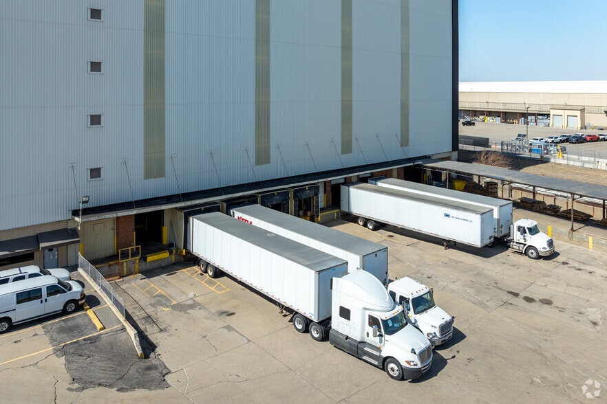 6500 Mount Elliott St, Detroit, MI for lease - Building Photo - Image 2 of 16