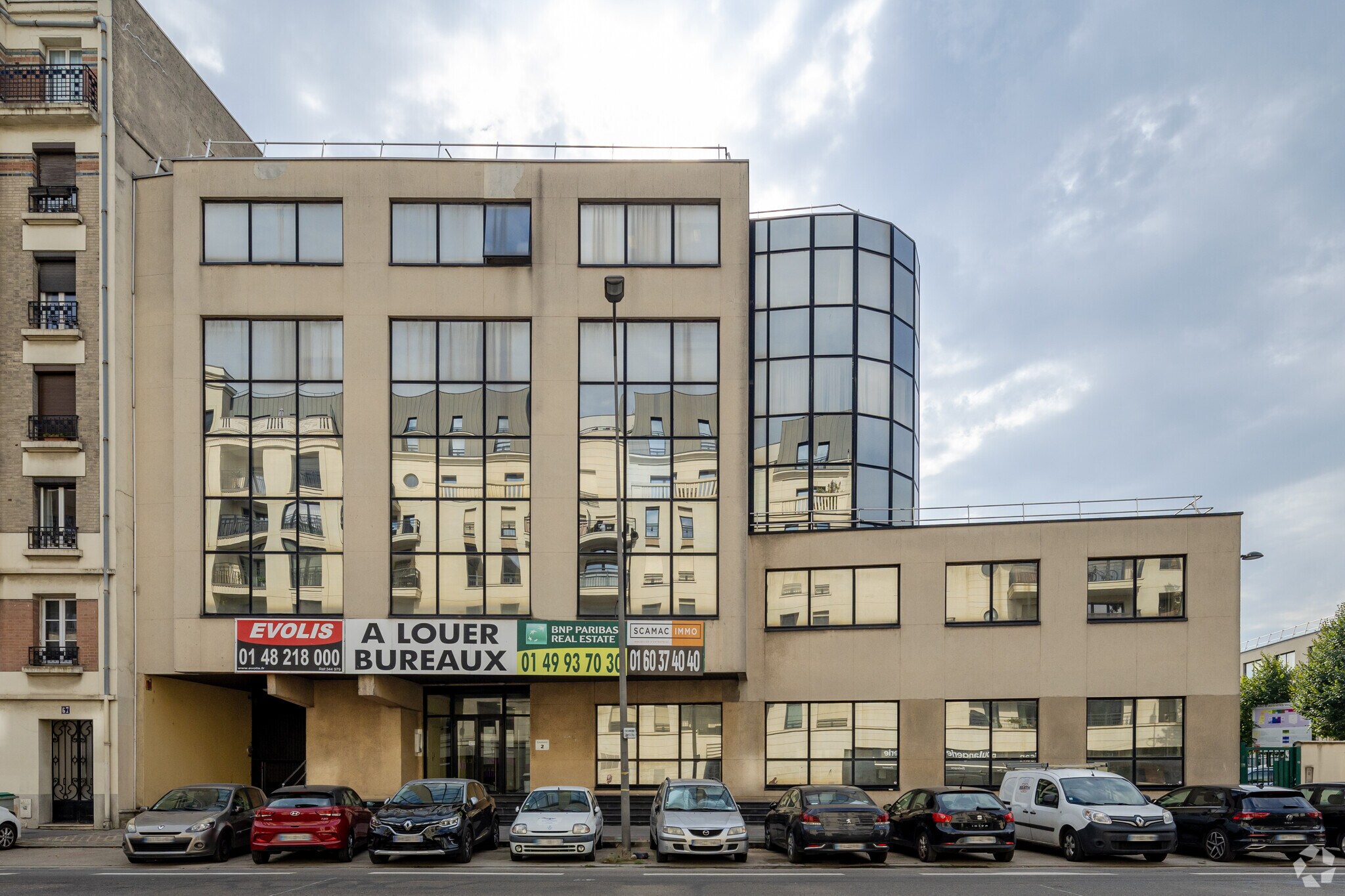 Bureau dans Saint-Ouen-sur-Seine à louer Photo principale- Image 1 de 3