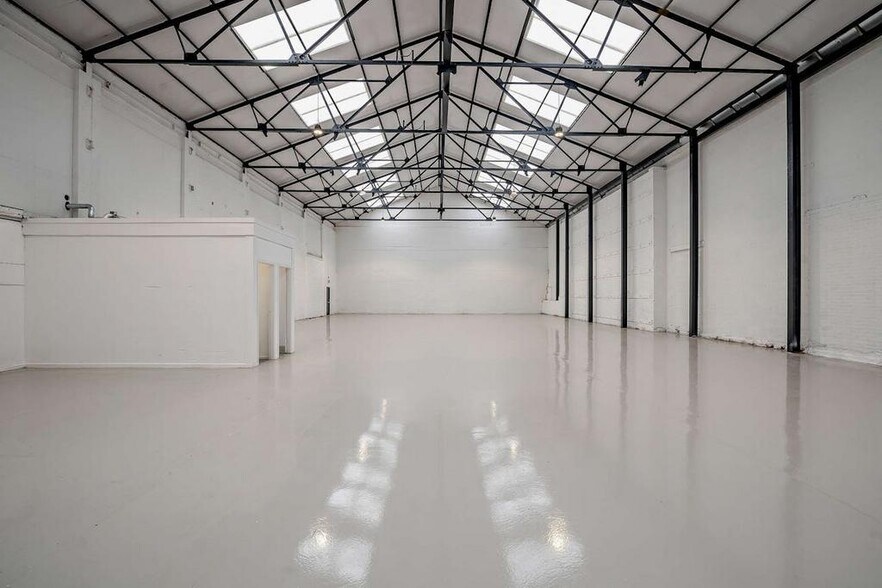 Longbridge Hayes Rd, Stoke On Trent à louer - Photo du bâtiment - Image 3 de 35