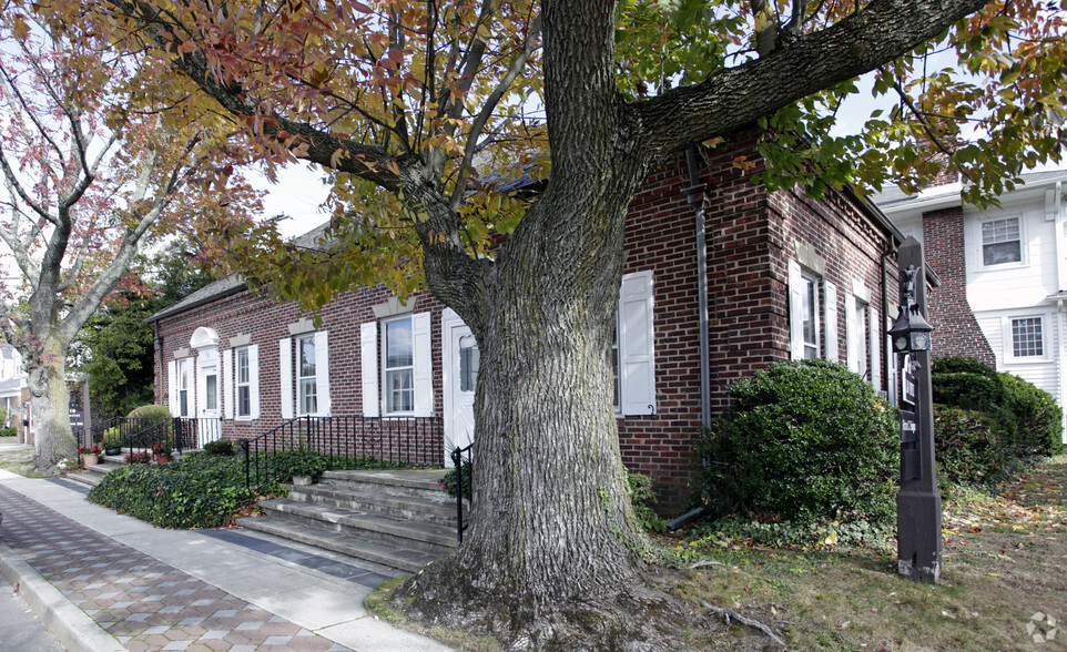 110-112 Main St, Allenhurst, NJ for sale - Primary Photo - Image 1 of 1