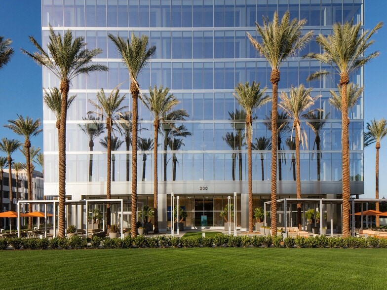 200 Spectrum Center Dr, Irvine, CA for lease - Building Photo - Image 1 of 2