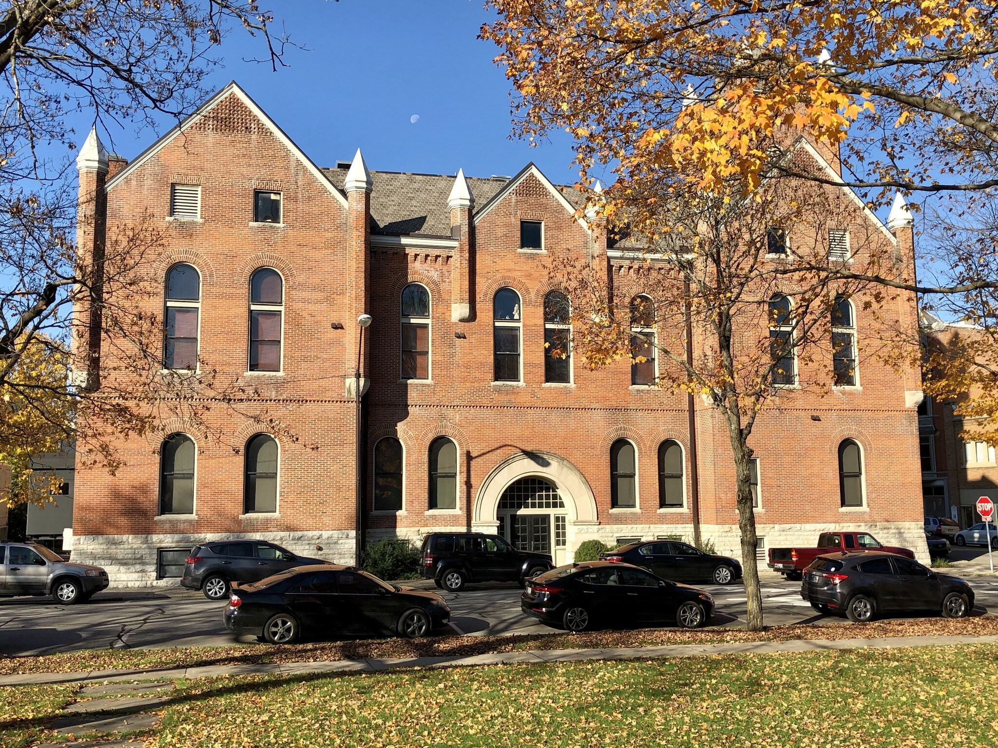 445 5th St, Columbus, IN à louer Autre- Image 1 de 14