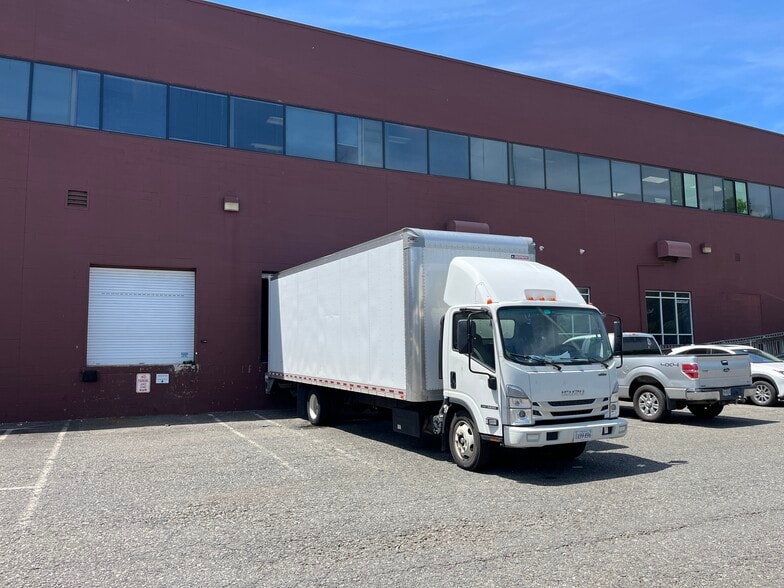 10498 Colonel Ct, Manassas, VA for sale - Building Photo - Image 3 of 23