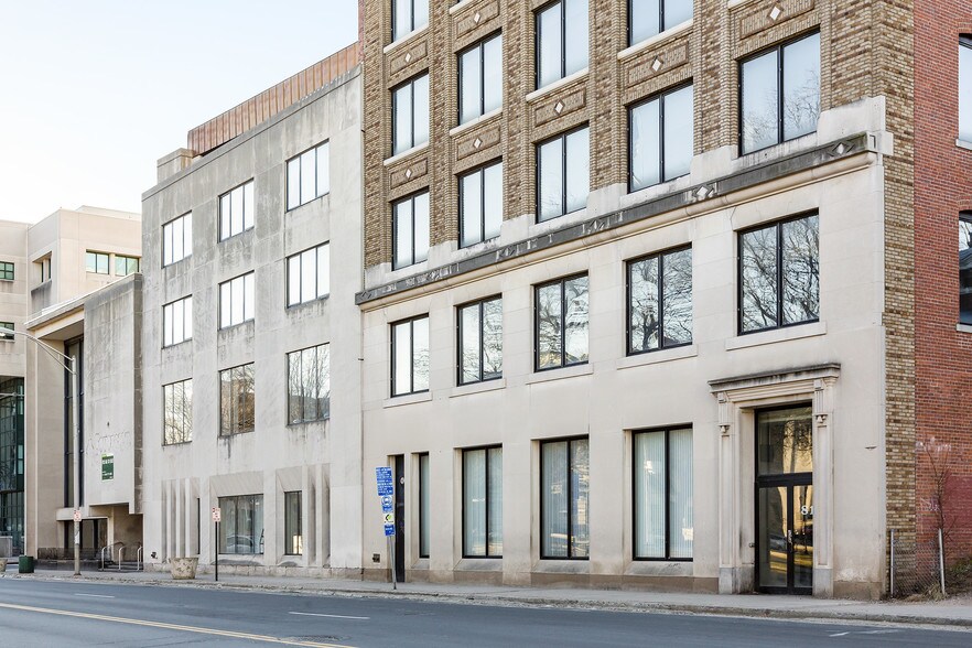 81-119 W Main St, Waterbury, CT à vendre - Photo du bâtiment - Image 3 de 5