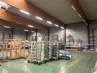 Plus de détails pour Local d'activités à louer