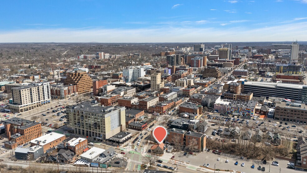 221 W Liberty St, Ann Arbor, MI à vendre - Photo du bâtiment - Image 2 de 32