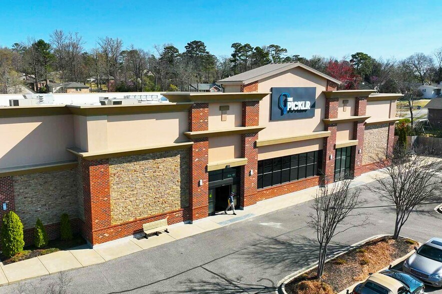 1031 Old Montgomery Hwy, Birmingham, AL à vendre - Photo du bâtiment - Image 2 de 2