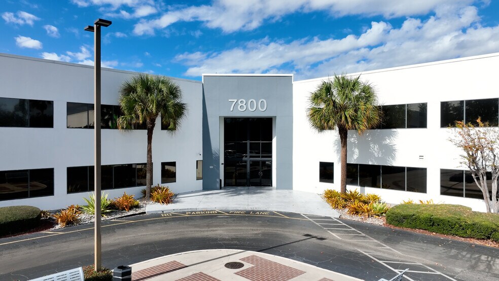 7600 Southland Blvd, Orlando, FL à louer - Vidéo sur l’inscription commerciale - Image 3 de 37