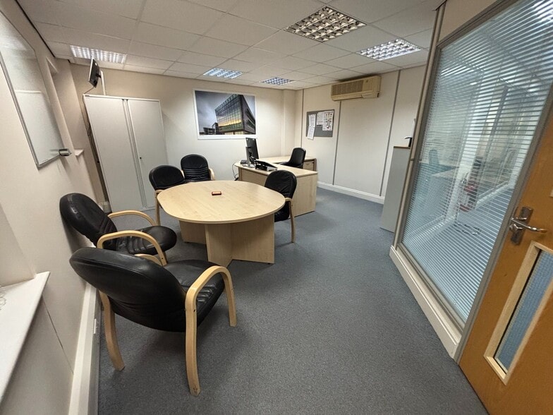 Green Fold Way, Leigh for lease - Interior Photo - Image 3 of 4