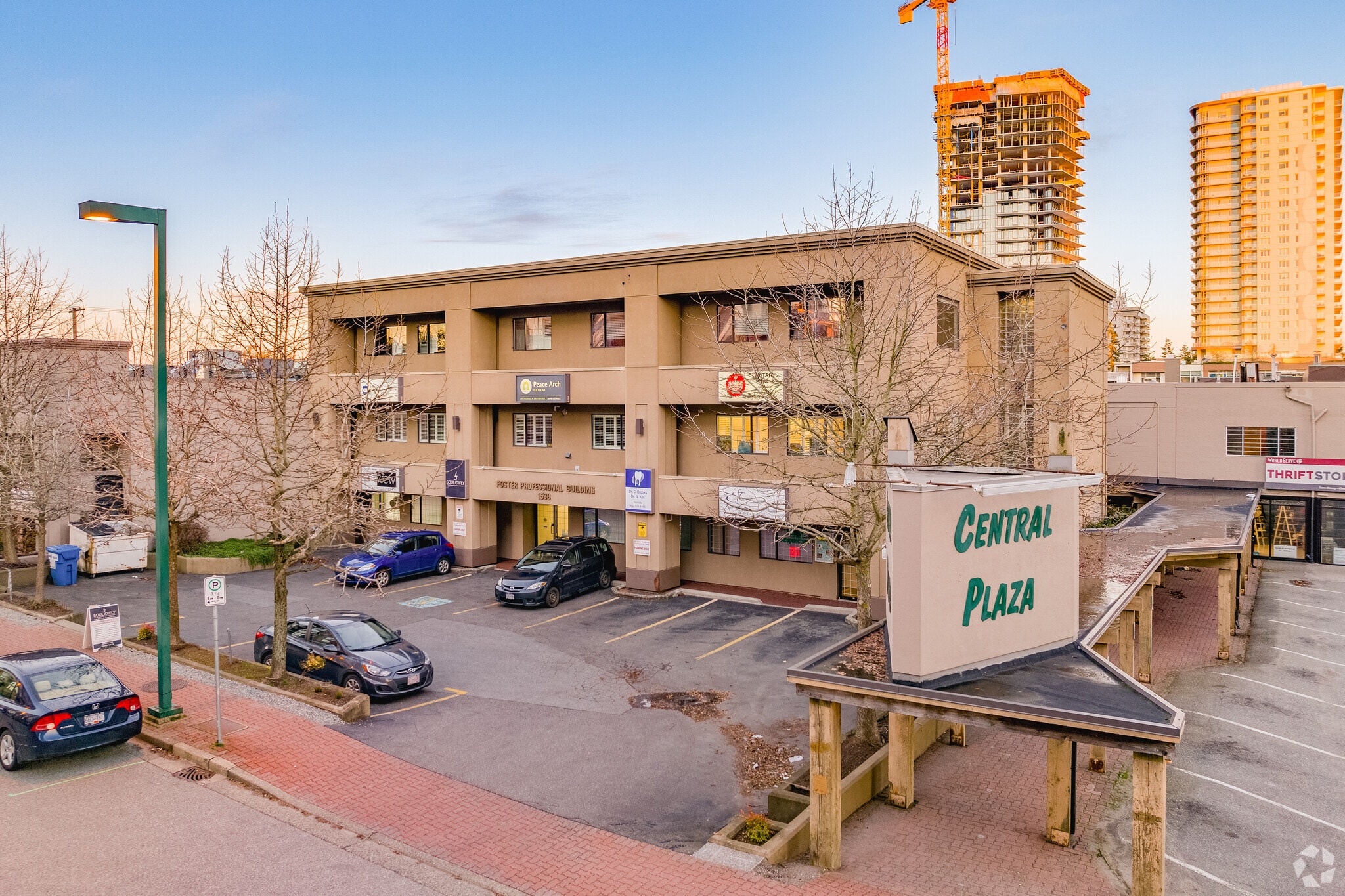 1538 Foster St, White Rock, BC for lease Primary Photo- Image 1 of 35