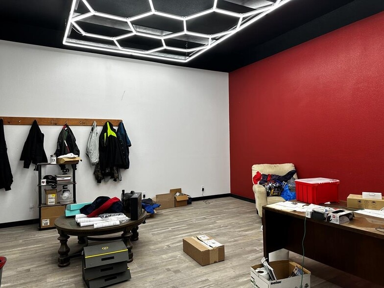 301 S Betty Ave, Monahans, TX for sale - Interior Photo - Image 3 of 23