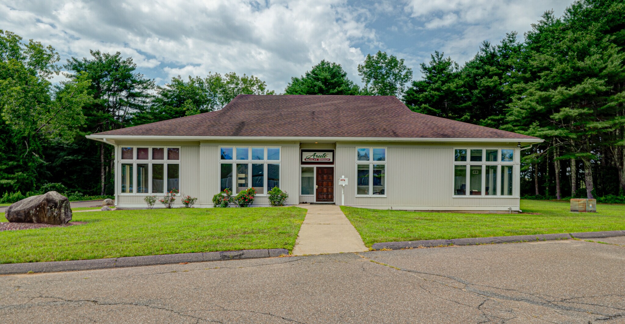 72 W Stafford Rd, Stafford Springs, CT à vendre Photo du bâtiment- Image 1 de 12