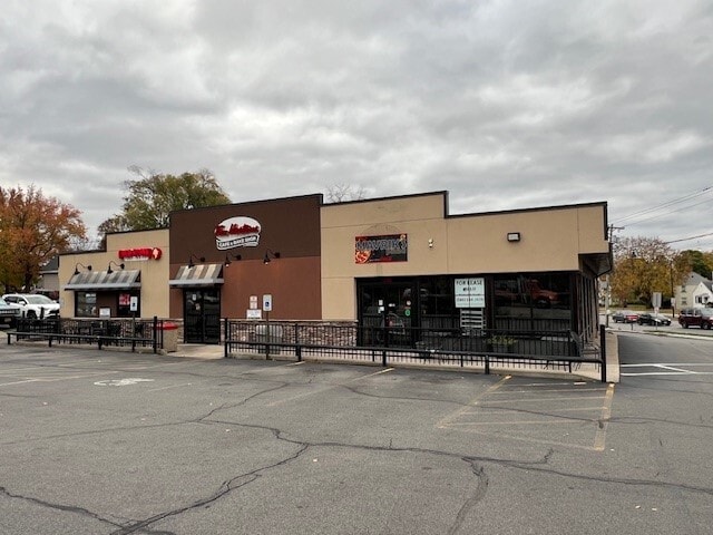 1290 Mount Hope Ave, Rochester, NY for lease - Building Photo - Image 2 of 4