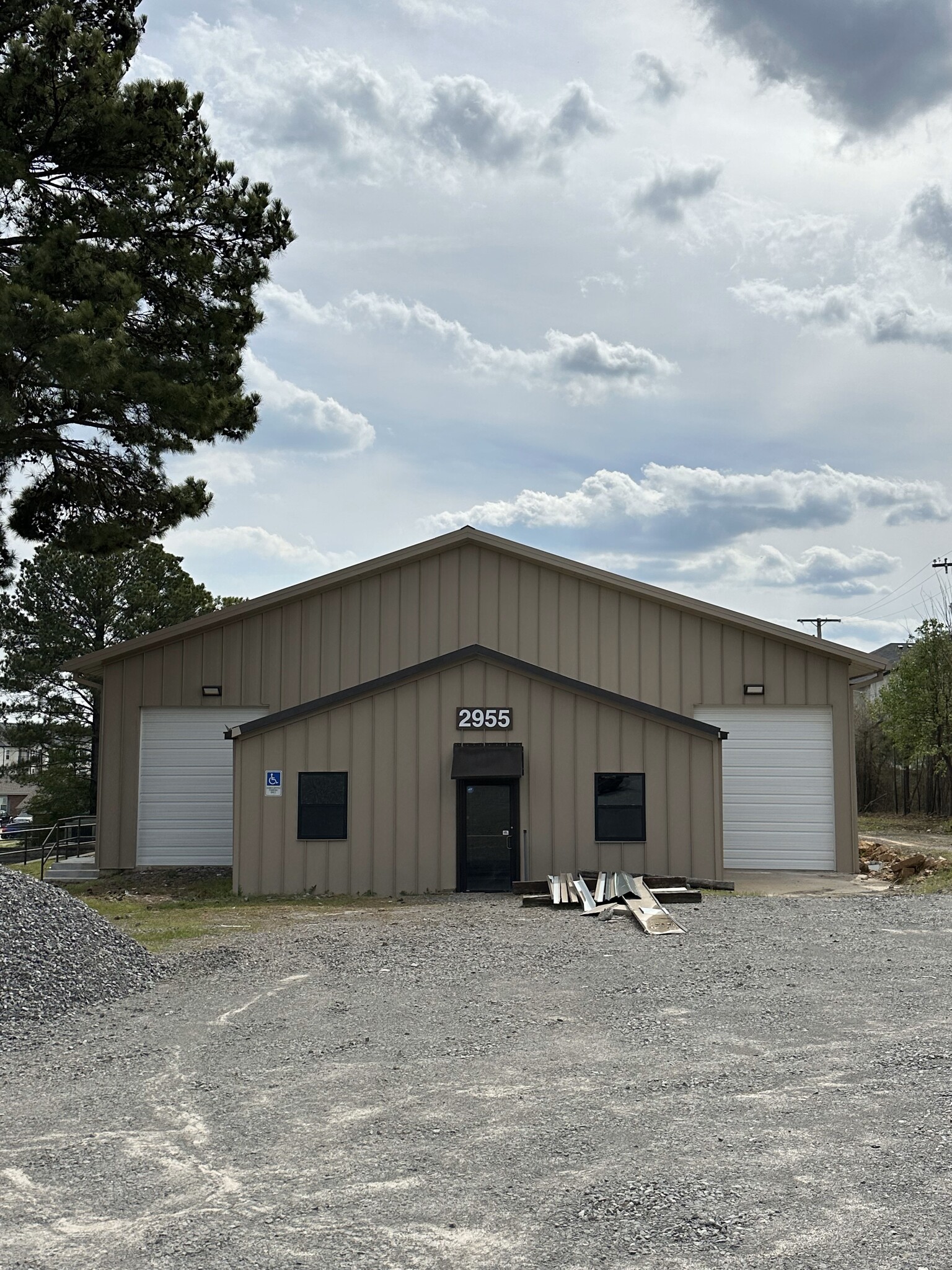 2955 Dave Ward Dr, Conway, AR for lease Building Photo- Image 1 of 3