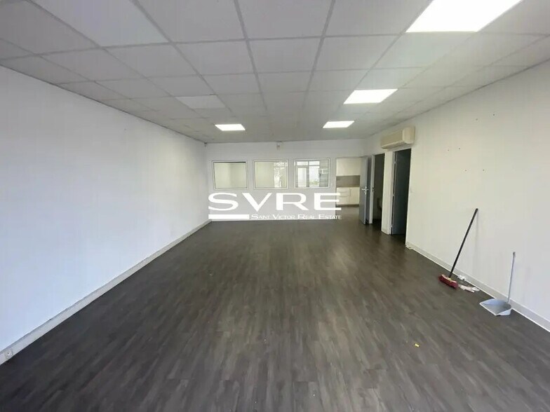 Bureau dans Gémenos à louer - Photo intérieure - Image 2 de 13