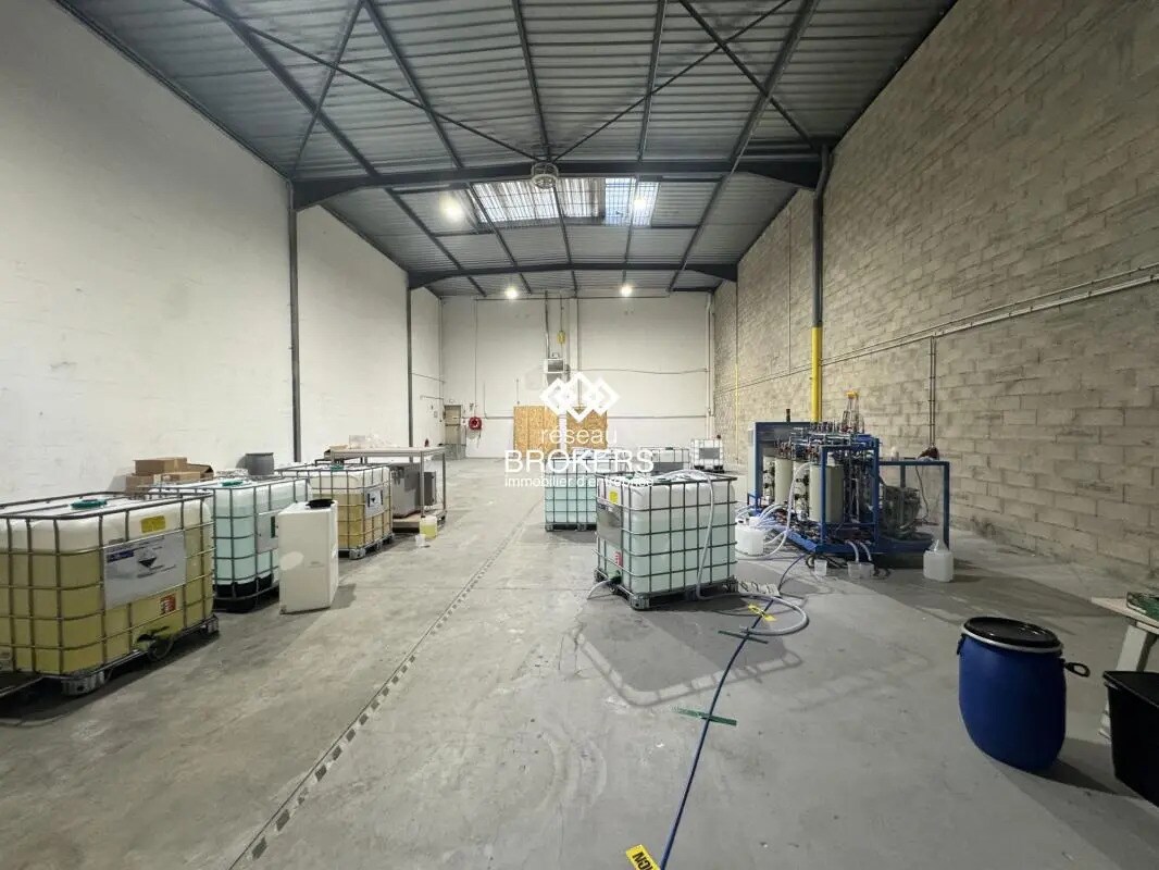 Industrial in Saint-Ouen-sur-Seine for lease Interior Photo- Image 1 of 6