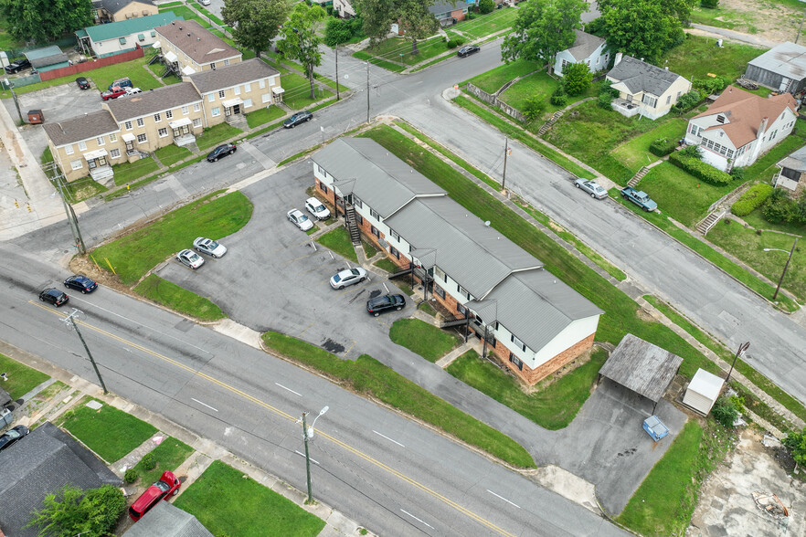 Portfolio of 3 Multifamily Properties portfolio of 3 properties for sale on LoopNet.ca - Aerial - Image 3 of 92