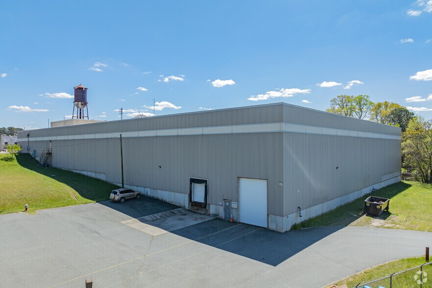 201 Cobb Ave, Burlington, NC for lease - Building Photo - Image 1 of 10