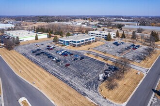 N28W23050 Roundy Dr, Pewaukee, WI - Aerial  map view