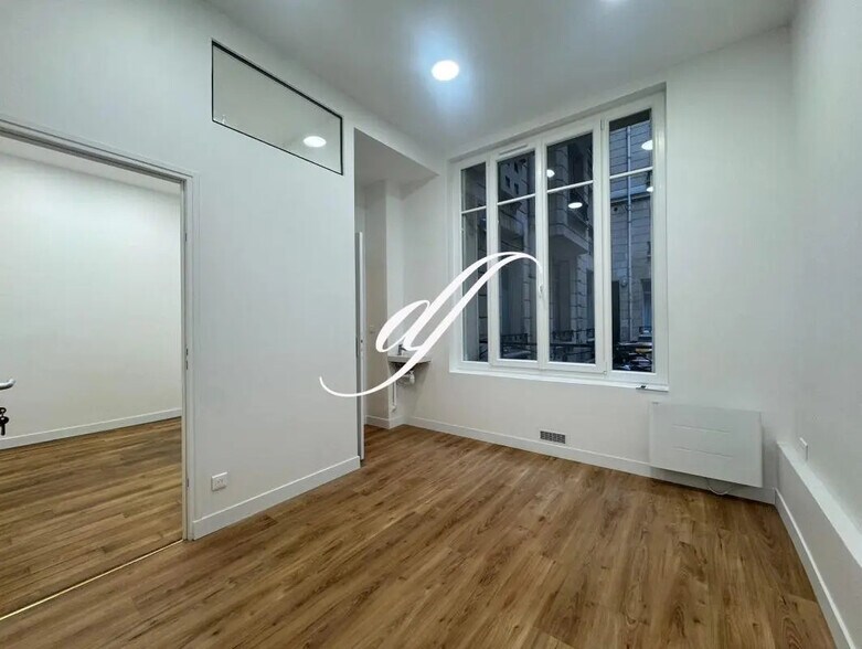 Flex dans Paris à louer - Photo intérieure - Image 2 de 3