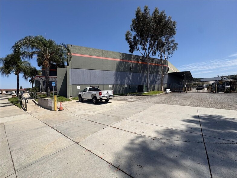 20530 Earlgate St, Diamond Bar, CA à louer - Photo du bâtiment - Image 2 de 4