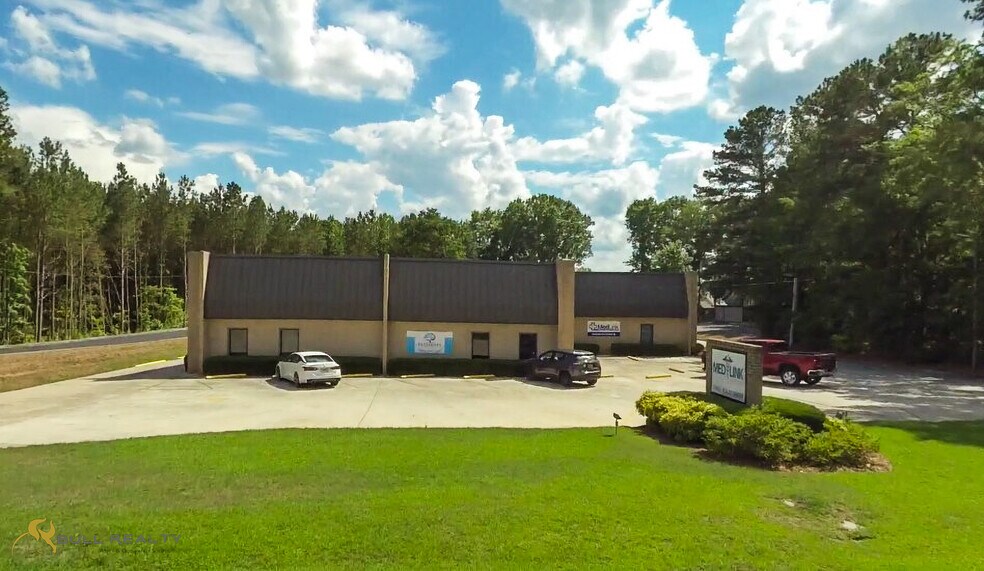 704 Breedlove Dr, Monroe, GA à vendre - Photo du bâtiment - Image 2 de 6