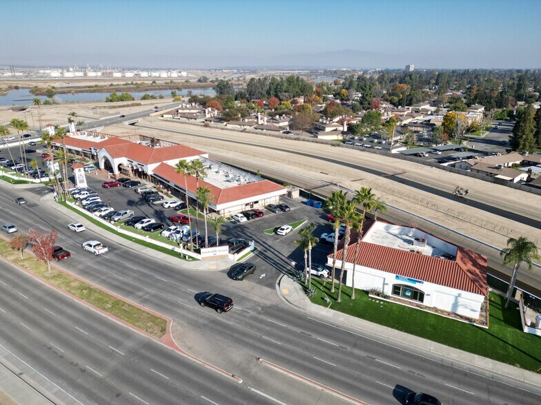 600 Coffee Rd, Bakersfield, CA à louer - Aérien - Image 3 de 6