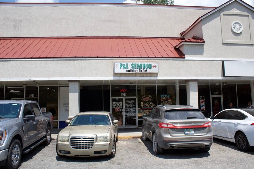 2151 Lane Ave S, Jacksonville, FL à louer - Photo du bâtiment - Image 3 de 7