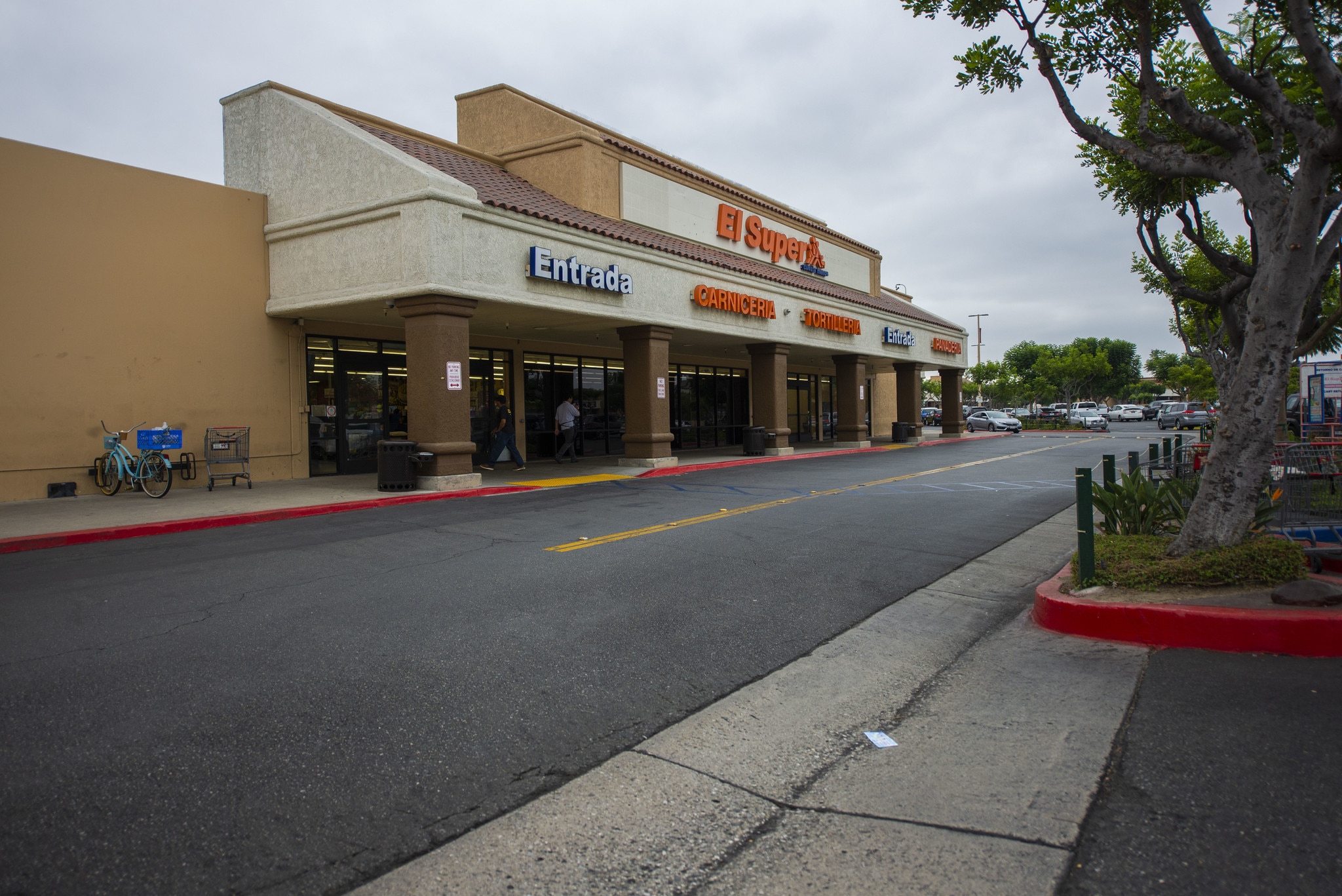 12761-12913 Harbor Blvd, Garden Grove, CA for lease Primary Photo- Image 1 of 3
