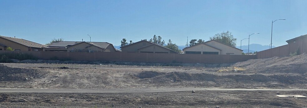 440 E Lone Mountain Rd, North Las Vegas, NV à vendre - Photo du bâtiment - Image 3 de 9