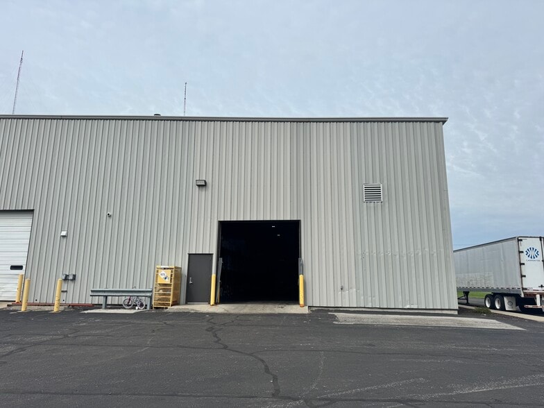 3927 Kraft Parkway, Fort Wayne, IN à louer - Photo du bâtiment - Image 3 de 9