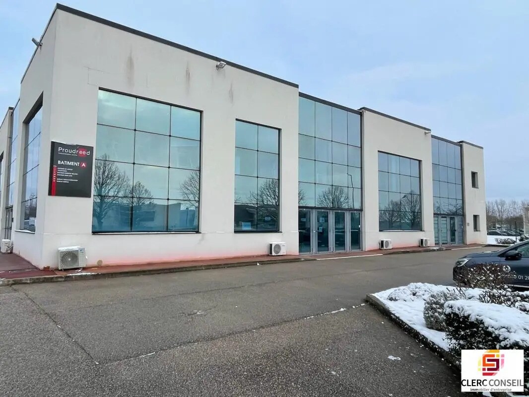 Office in Évreux for lease Building Photo- Image 1 of 5