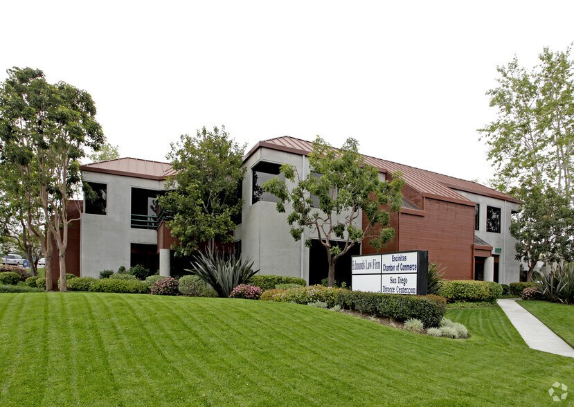 527 Encinitas Blvd, Encinitas, CA à louer - Photo du bâtiment - Image 2 de 2