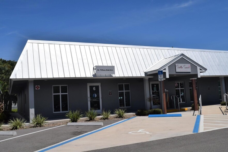 9371 Cypress Lake Dr, Fort Myers, FL for lease - Building Photo - Image 1 of 45