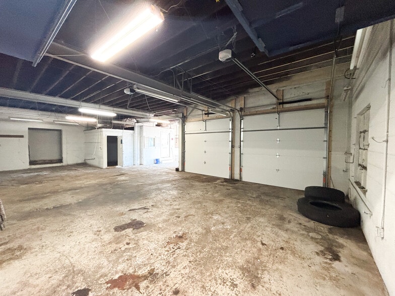 1460 N Forest Ave, Springfield, MO for sale - Building Photo - Image 2 of 11