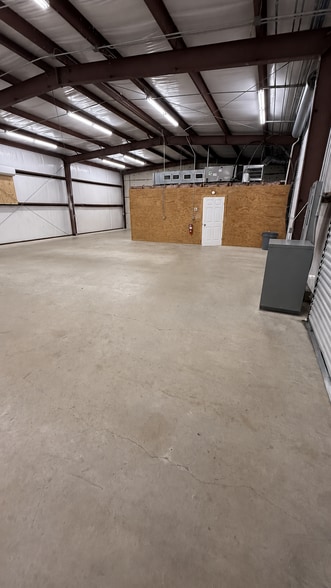 24706 Loop 494, Porter, TX à louer - Photo du bâtiment - Image 2 de 8