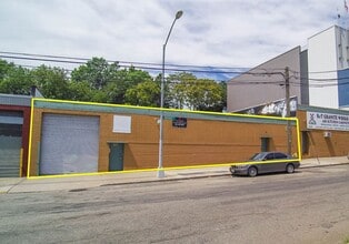 2566 Borough Pl, Woodside, NY for lease Building Photo- Image 2 of 9