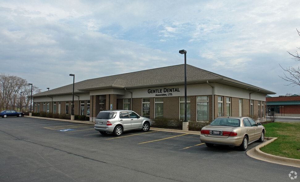 608 E Veterans Pky, Yorkville, IL for lease - Building Photo - Image 3 of 50