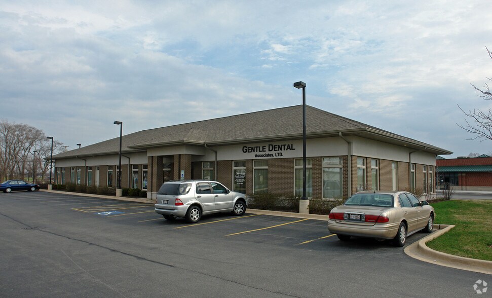 608 E Veterans Pky, Yorkville, IL à louer - Photo du bâtiment - Image 3 de 50