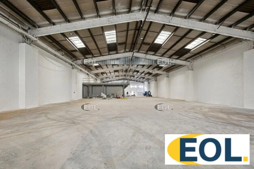 Industrial in L'ILE-SAINT-DENIS for lease - Interior Photo - Image 3 of 9