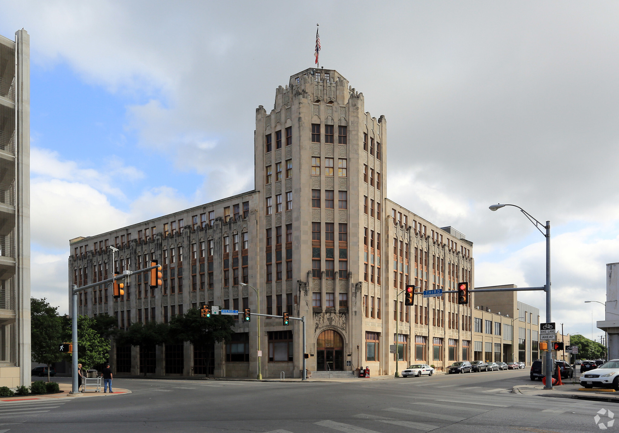 301 Avenue E, San Antonio, TX for sale Primary Photo- Image 1 of 1