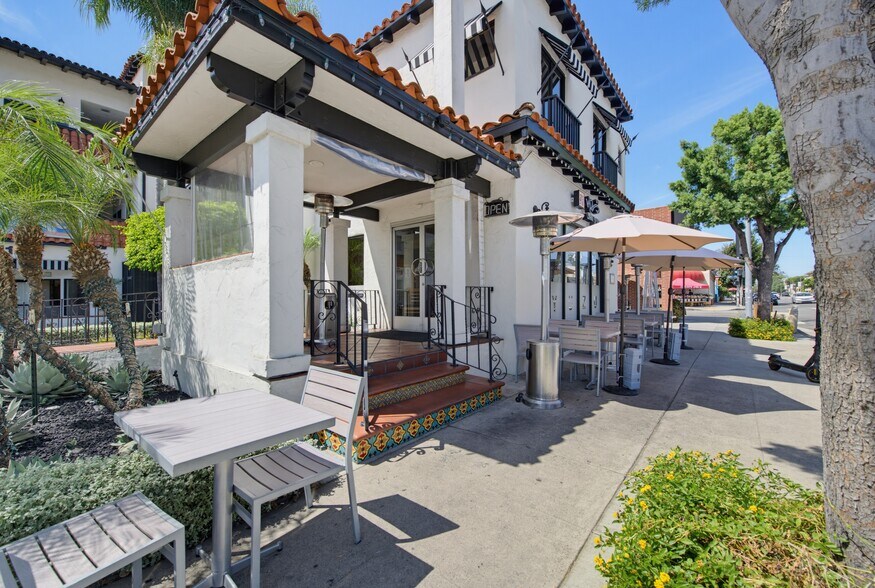 10116-10120 Riverside Dr, Toluca Lake, CA à vendre - Photo du bâtiment - Image 3 de 13