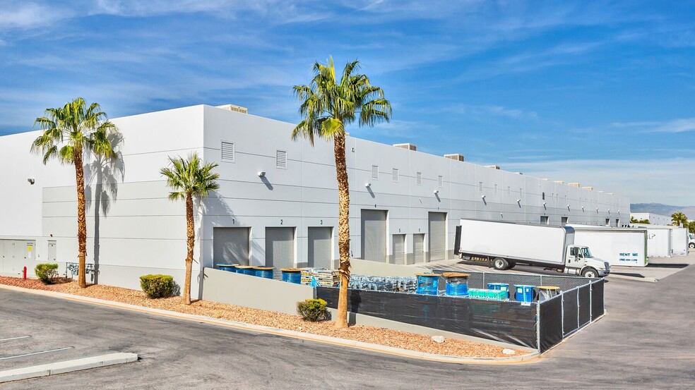7650 Dean Martin Dr, Las Vegas, NV for lease - Building Photo - Image 3 of 4