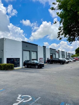 Plus de détails pour 3120 W 84th St, Hialeah, FL - Industriel à louer