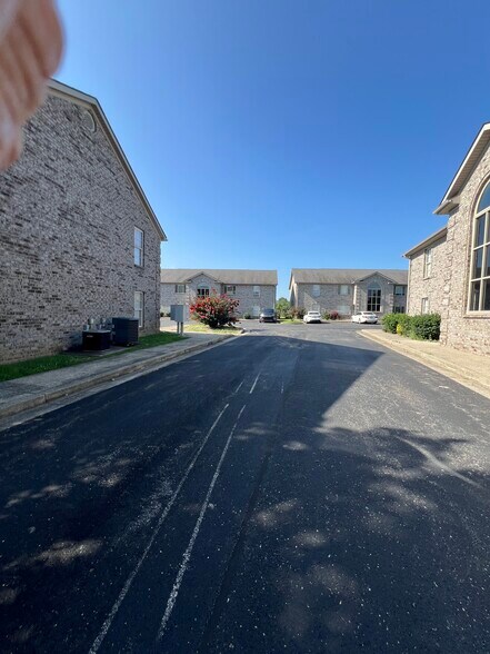 502 Nandino Cir, Berea, KY à vendre - Photo principale - Image 1 de 8