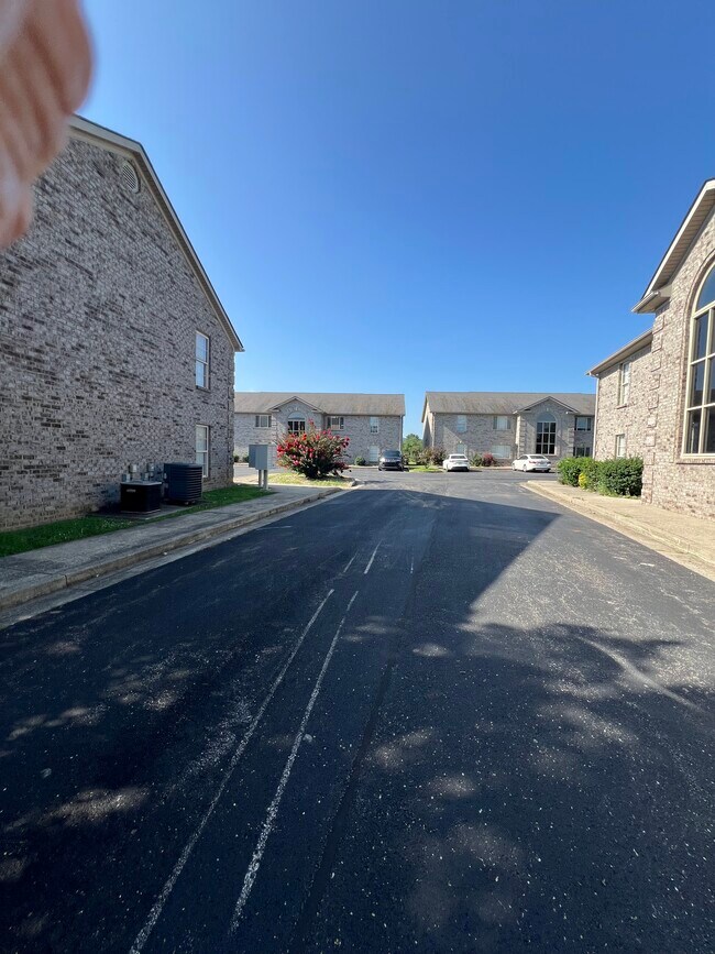 More details for 502 Nandino Cir, Berea, KY - Multifamily for Sale