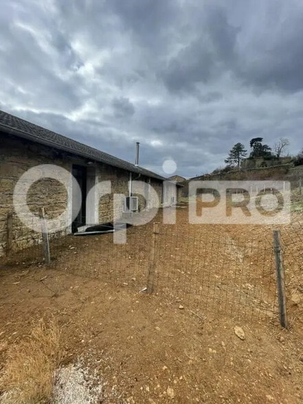 Office in Chessy for lease - Building Photo - Image 2 of 5