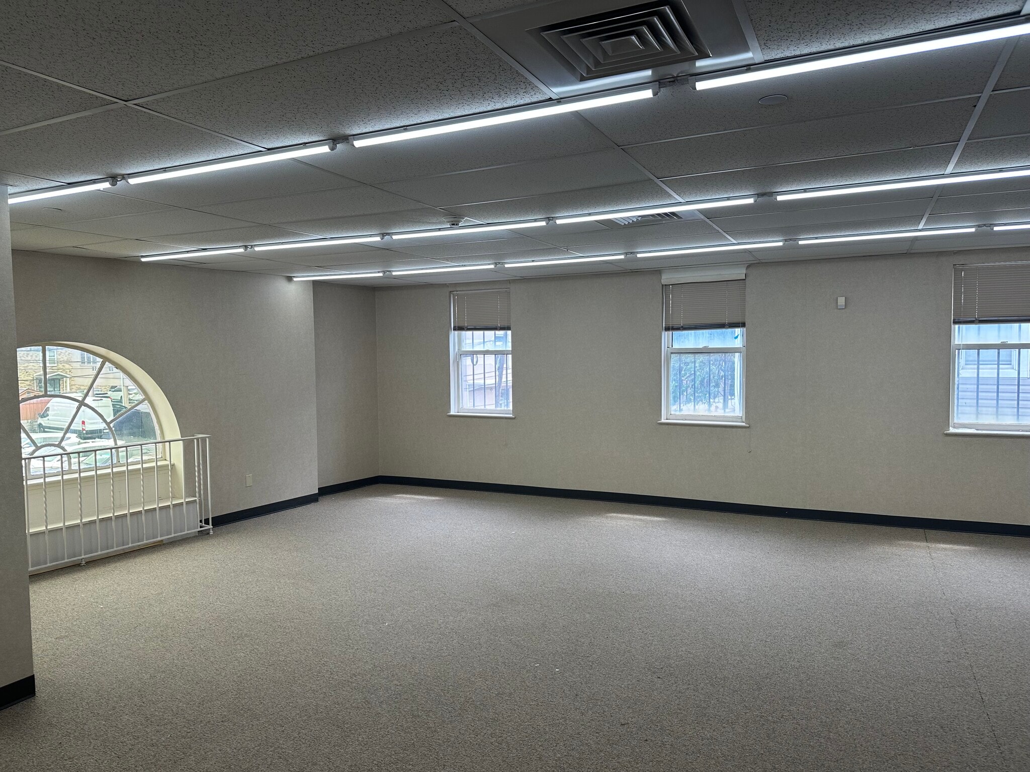 201 N Wood Ave, Linden, NJ for lease Interior Photo- Image 1 of 2